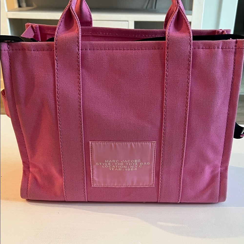 Marc Jacobs Vibrant Pink Tote Bag - Picture 5 of 9